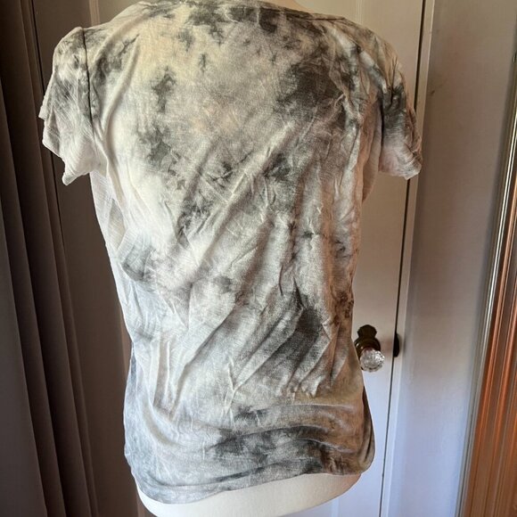James Perse tie dye T-shirt deep neck size 2 (Medium) - Picture 2 of 2